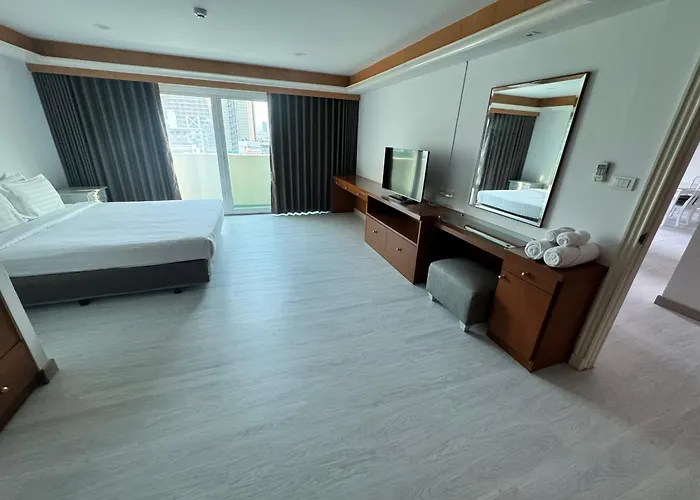 Chaidee Mansion Aparthotel