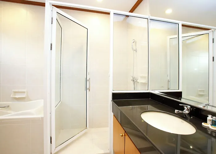 Chaidee Mansion 3*