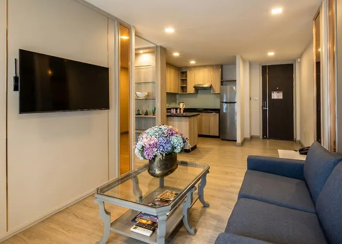 Chaidee Mansion 3*